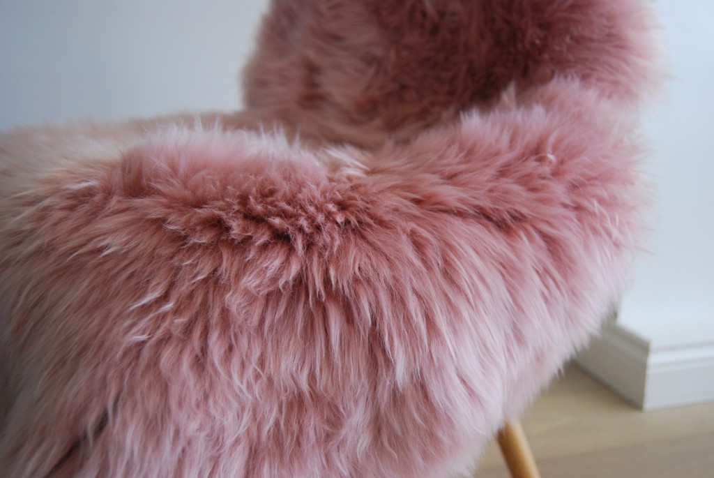Dusky Pink Sheepskin Rug The Swedish Wooden Horse Company
